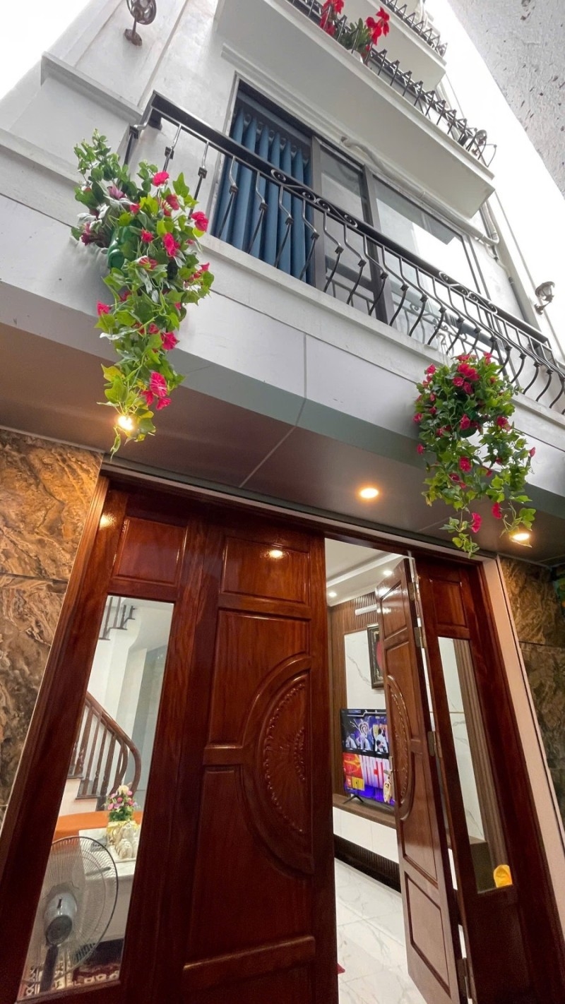 Nhà 5 tầng full nội thất Đàm Quang Trung, Long Biên - Sang trọng, tiện nghi, giá nhỉnh 6 tỷ