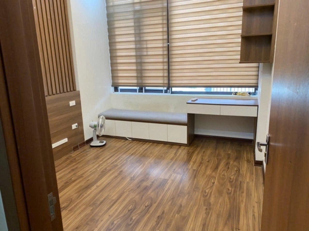 Cho thuê nhà Lê Trọng Tấn, Thanh Xuân - 35m2 x 4 tầng, ô tô đỗ cửa, 13 triệu