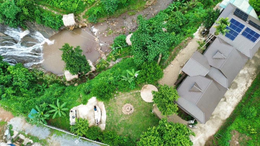 Bán gấp homestay 3ha ven suối thác tuyệt đẹp, kinh doanh sẵn, Tân Lạc, Hòa Bình