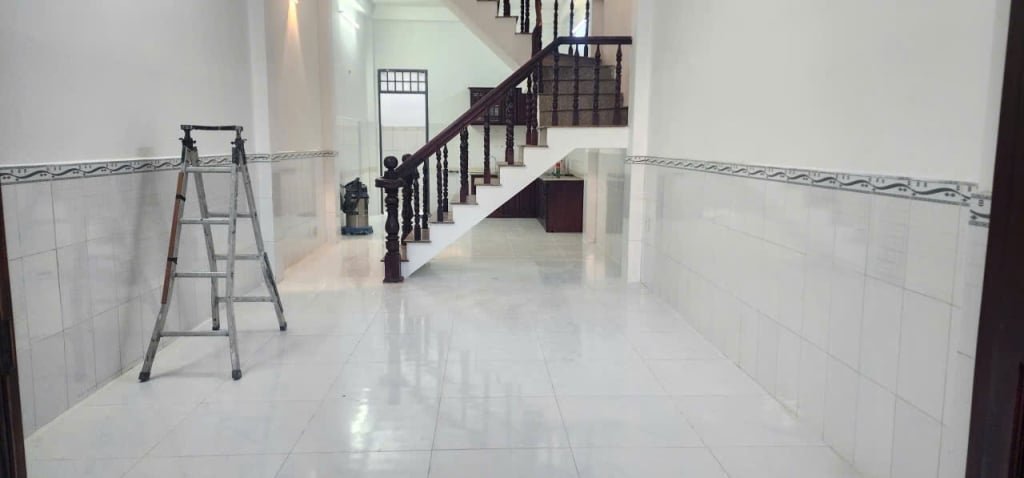 Nhà mới 1 trệt 1 lầu 4x17m, 6.5tr/tháng, đường 6m Phạm Thị Giây, Hóc Môn, giáp Q12